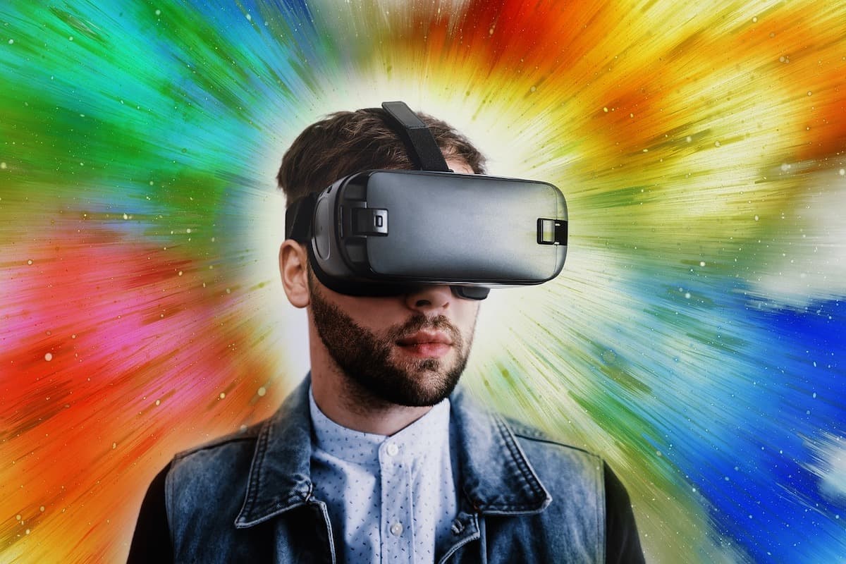 Virtual Reality (VR) is Enhancing E-Commerce Shopping! (Infographic)