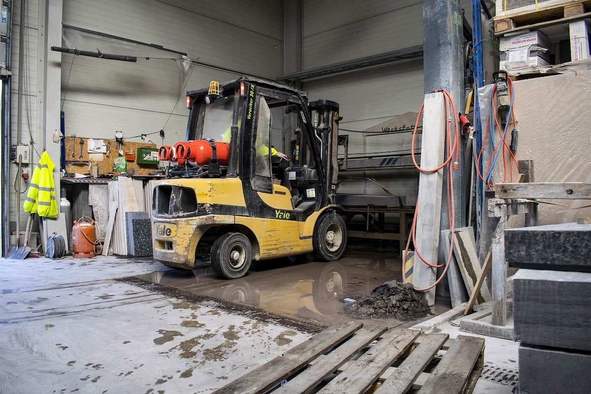 5 Tips to Prolong Forklift Life!