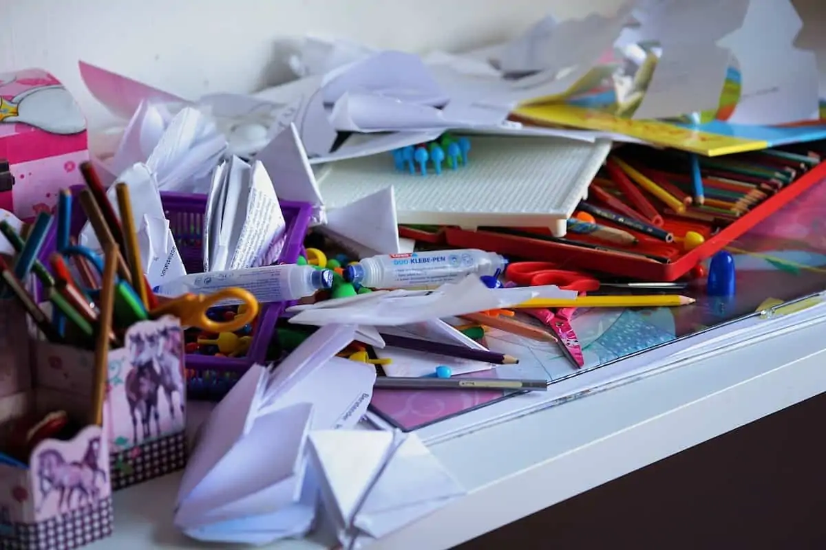 Easy Hacks to Declutter Your Office!