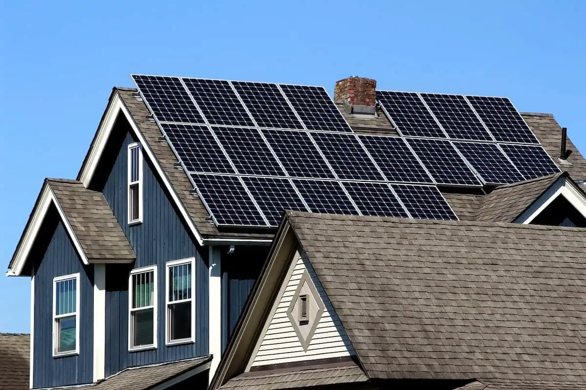Solar-Powered Smart Homes: How Solar Panels Enhance Energy Efficiency and Automation!