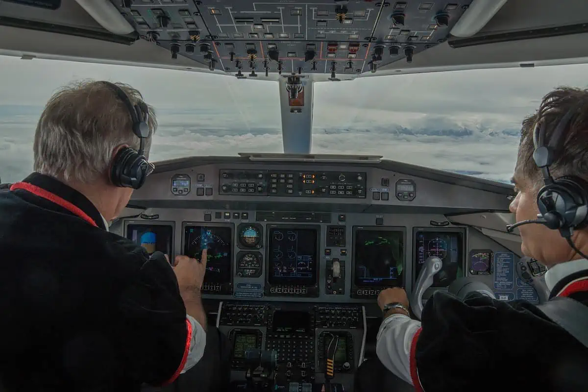 From Rookie to Captain: Navigating the Airline Pilot Career Path!