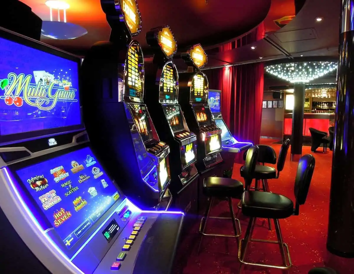 Slot Machines That Can Be Played Directly By a User!