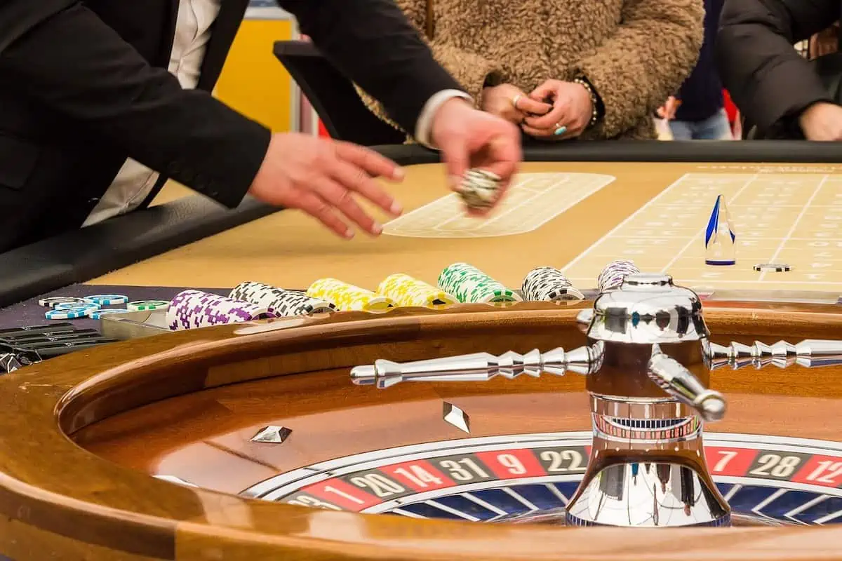 Which Has a More Fun Experience, Land-Based or Online Casinos?