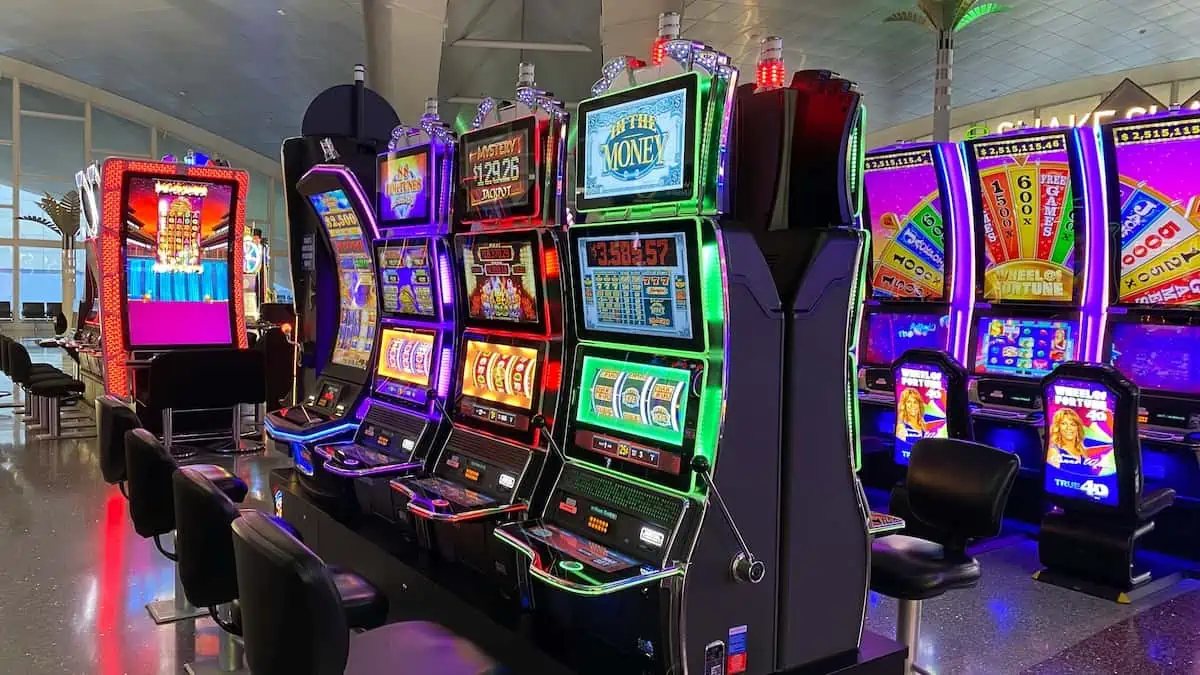 How to Play Online Slots – A Beginner’s Guide to Slots!
