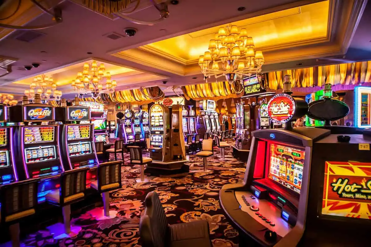 The Fusion of Opulence: How Australia Seamlessly Integrates Luxury into Online and Land-Based Casinos!