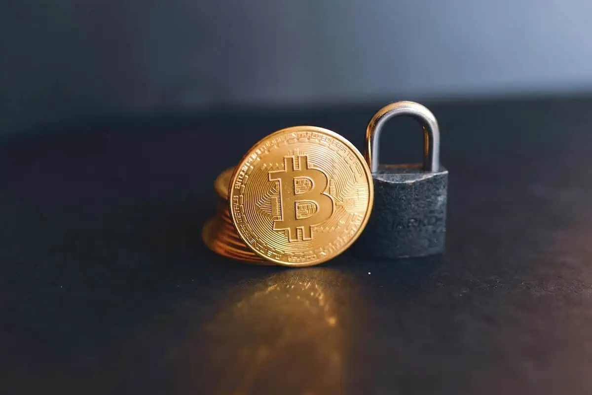 Bitcoin and Privacy: It Offers More Privacy than Traditional Banking Systems!
